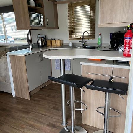 3 Bedroom 2 Bathroom Prestige Caravan Presthaven Sands Talacre Eksteriør bilde