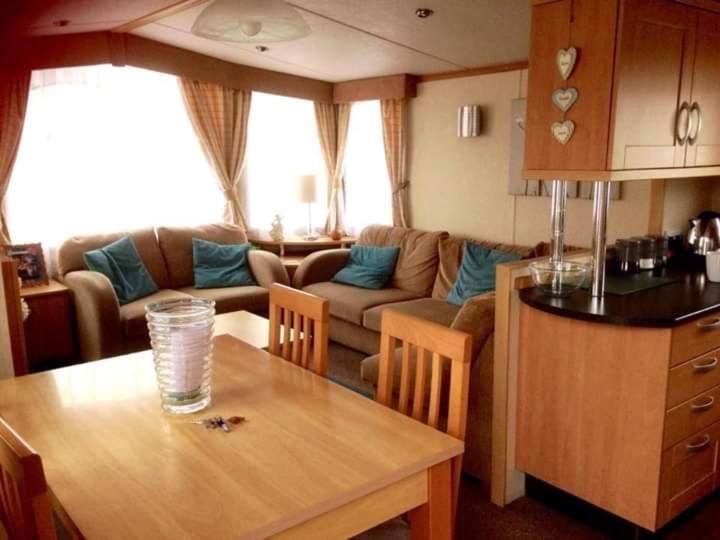 3 Bedroom 2 Bathroom Prestige Caravan Presthaven Sands Talacre Eksteriør bilde