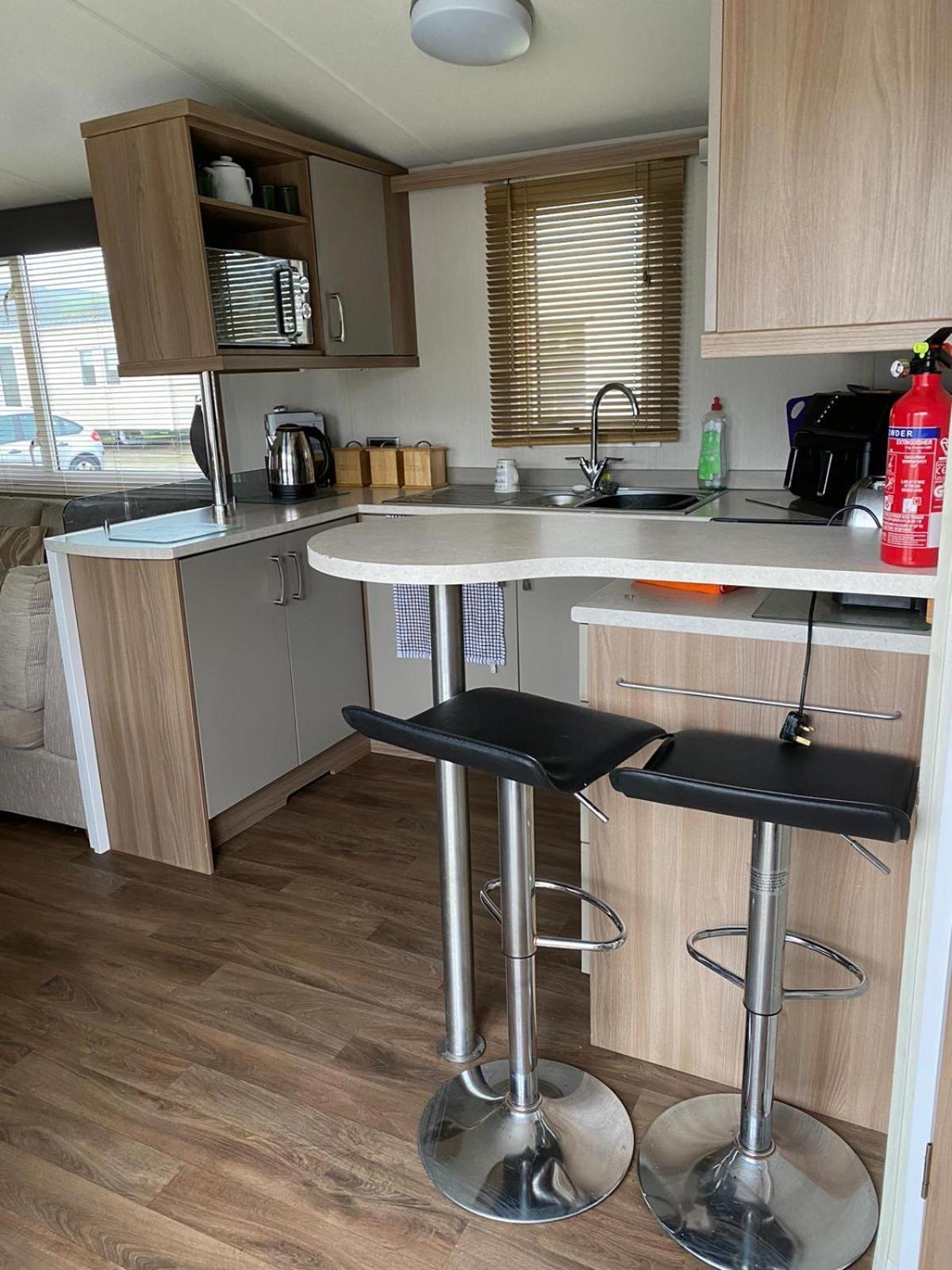 3 Bedroom 2 Bathroom Prestige Caravan Presthaven Sands Talacre Eksteriør bilde